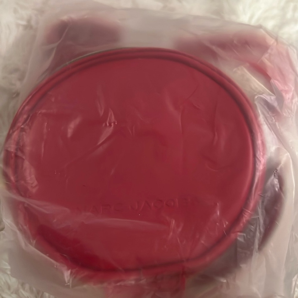 NEW MARC JACOBS Red Small Mini Round Crossbody Patent Leather Bag Gold zipper